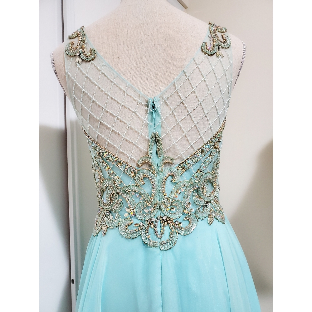 Dress - Picture 8 of 11